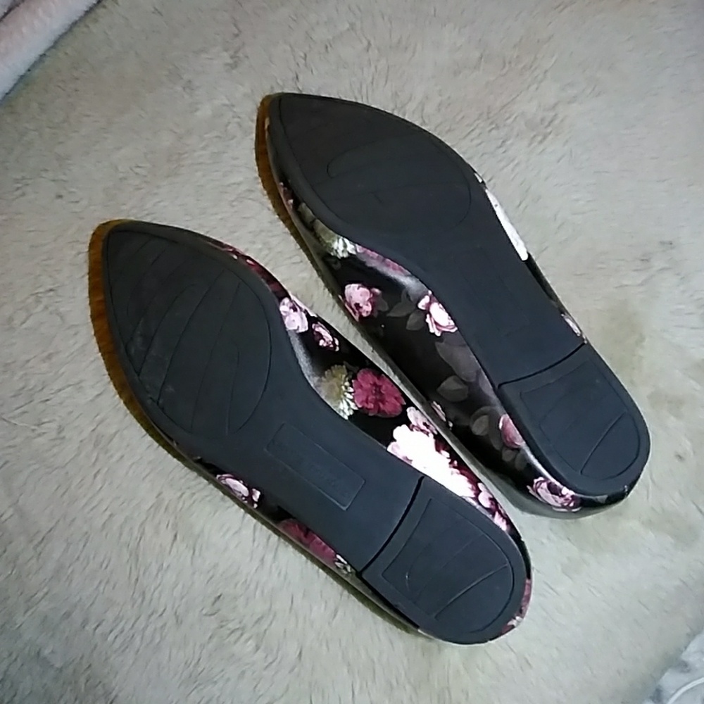 Shoes - Picture 4 of 4